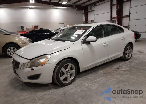 2013 Volvo S60 T5/T5 Platinum/T5 Premier/T5 Premier Plus из США, поврежденный, VIN YV1612FS7D2200213
